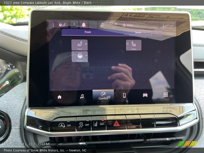 Controls of 2023 Compass Latitude Lux 4x4