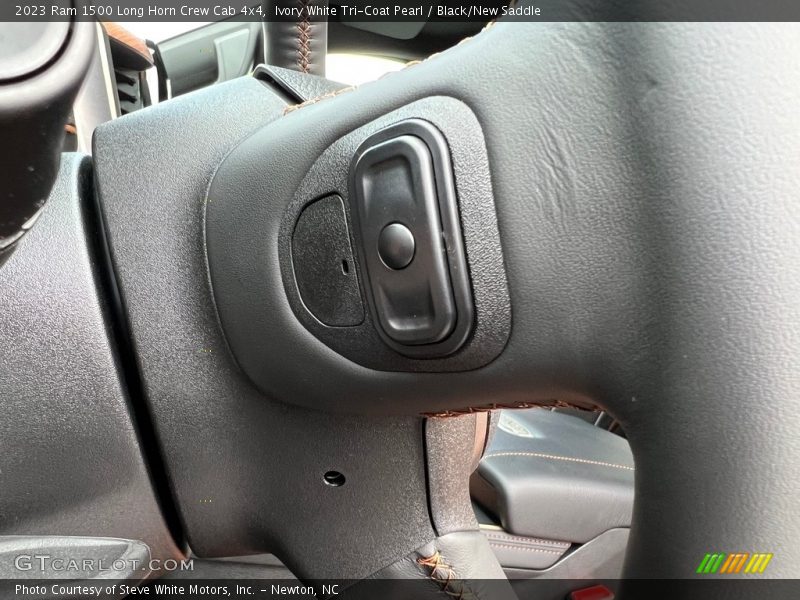 Ivory White Tri-Coat Pearl / Black/New Saddle 2023 Ram 1500 Long Horn Crew Cab 4x4