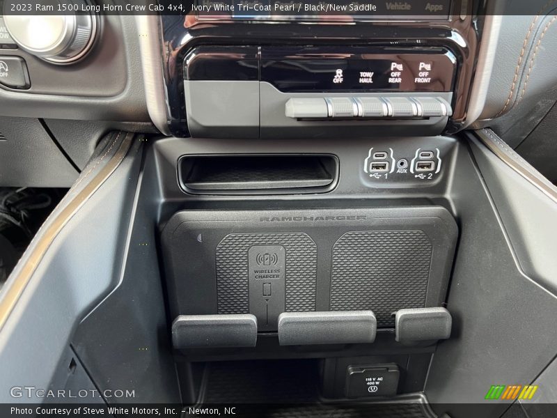 Ivory White Tri-Coat Pearl / Black/New Saddle 2023 Ram 1500 Long Horn Crew Cab 4x4
