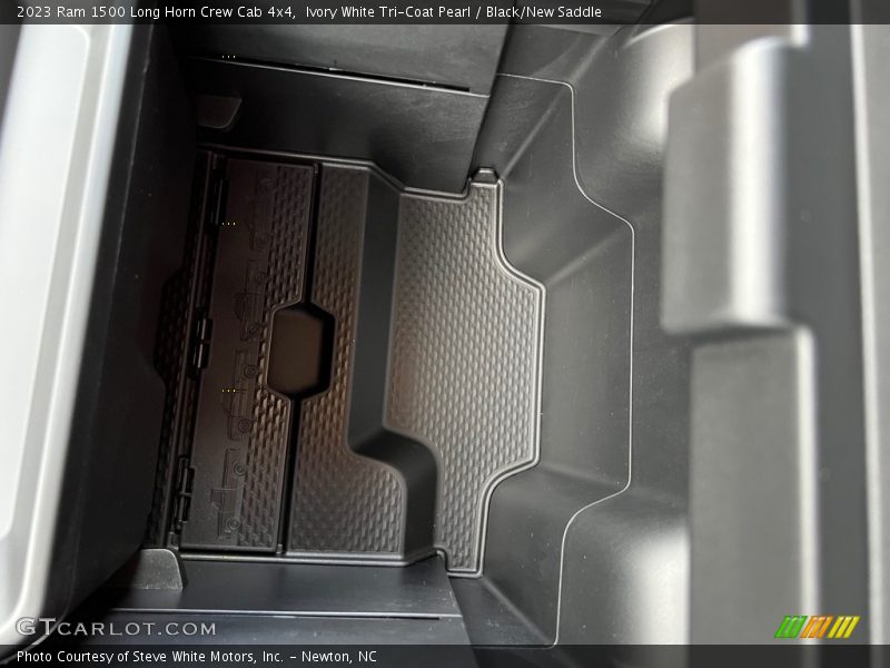 Ivory White Tri-Coat Pearl / Black/New Saddle 2023 Ram 1500 Long Horn Crew Cab 4x4