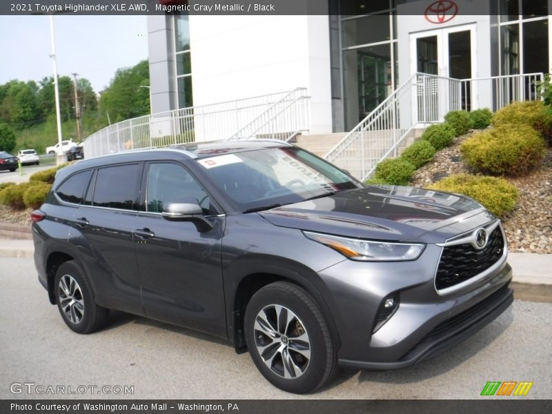 Magnetic Gray Metallic / Black 2021 Toyota Highlander XLE AWD