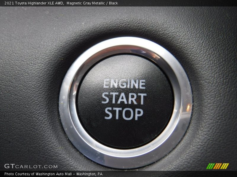 Magnetic Gray Metallic / Black 2021 Toyota Highlander XLE AWD