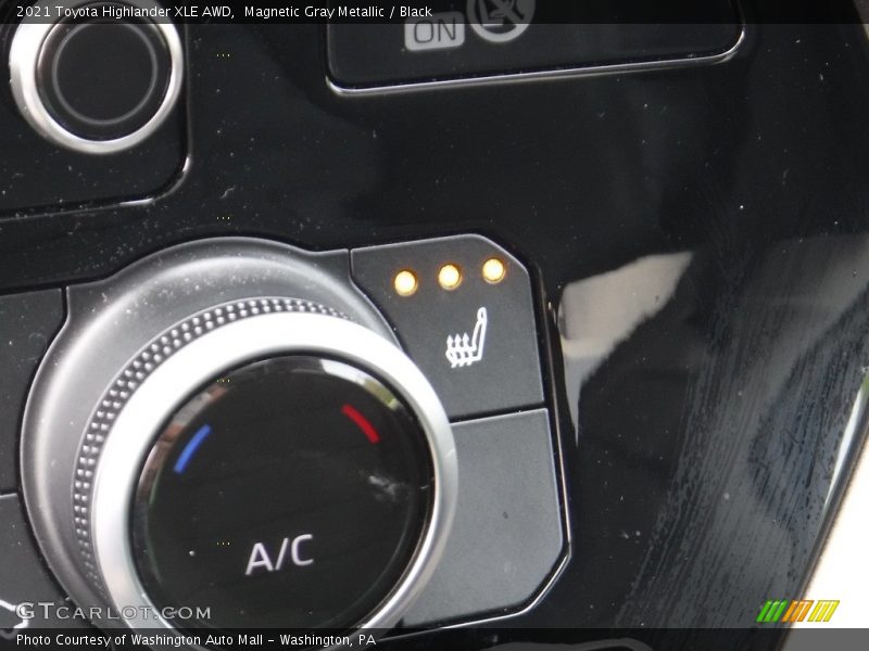 Magnetic Gray Metallic / Black 2021 Toyota Highlander XLE AWD