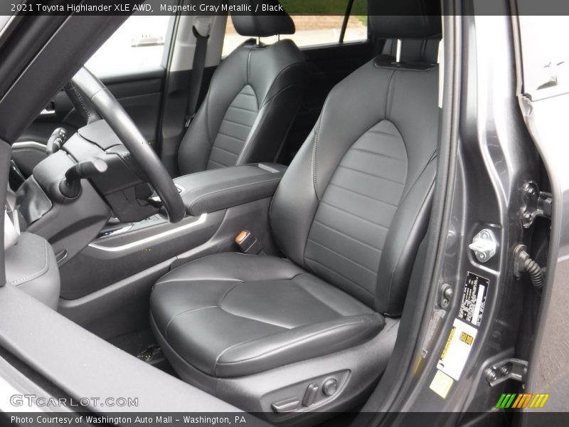 Magnetic Gray Metallic / Black 2021 Toyota Highlander XLE AWD