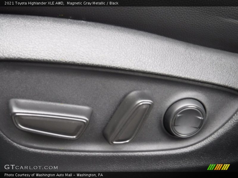Magnetic Gray Metallic / Black 2021 Toyota Highlander XLE AWD