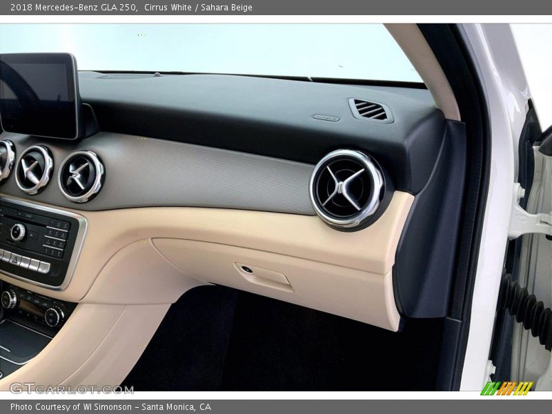 Cirrus White / Sahara Beige 2018 Mercedes-Benz GLA 250