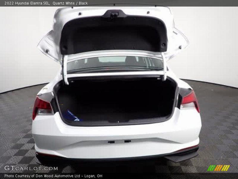 Quartz White / Black 2022 Hyundai Elantra SEL