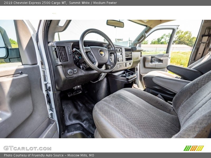 Summit White / Medium Pewter 2019 Chevrolet Express 2500 Cargo WT