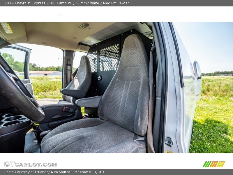 Summit White / Medium Pewter 2019 Chevrolet Express 2500 Cargo WT