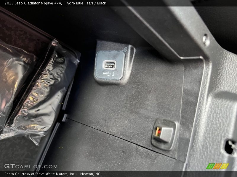 Hydro Blue Pearl / Black 2023 Jeep Gladiator Mojave 4x4