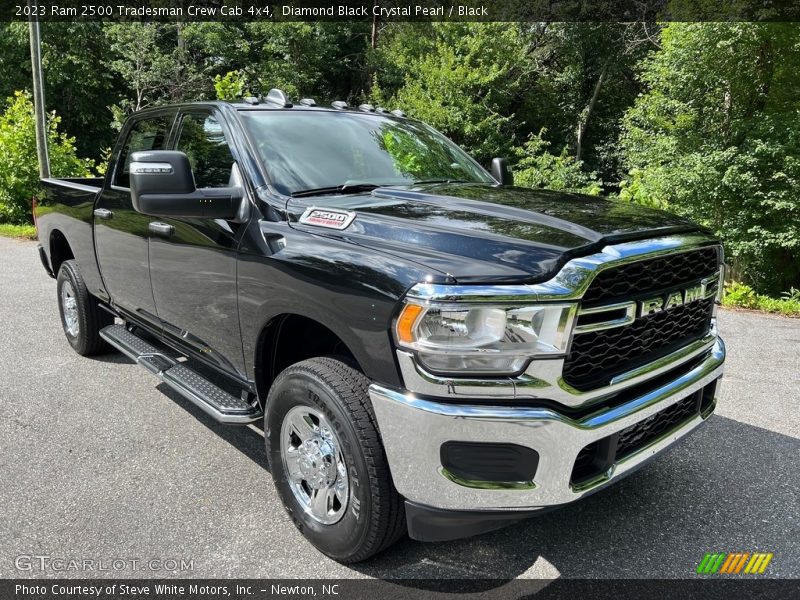 Front 3/4 View of 2023 2500 Tradesman Crew Cab 4x4