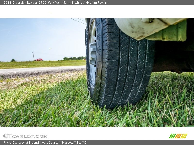 Summit White / Medium Pewter 2011 Chevrolet Express 2500 Work Van