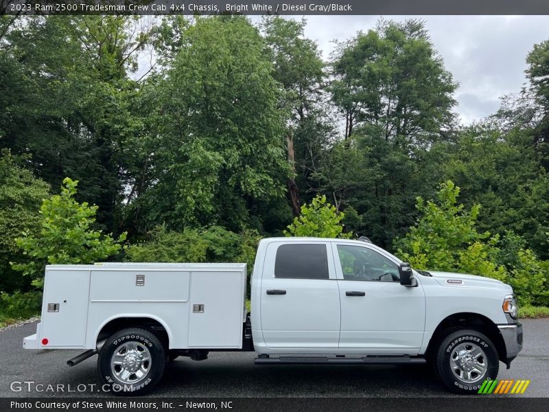  2023 2500 Tradesman Crew Cab 4x4 Chassis Bright White