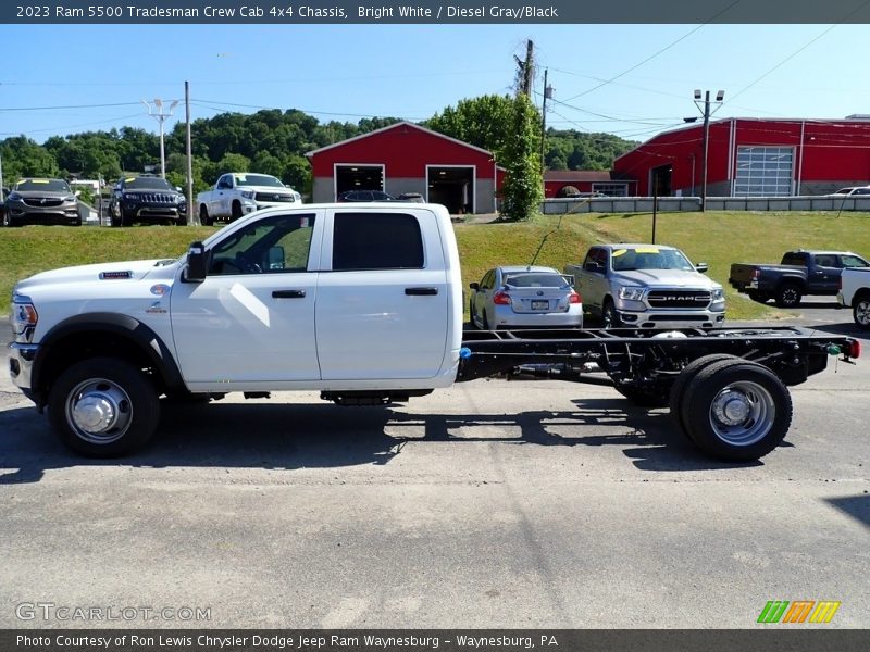  2023 5500 Tradesman Crew Cab 4x4 Chassis Bright White