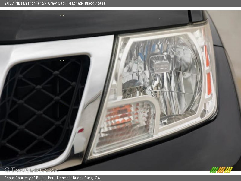 Magnetic Black / Steel 2017 Nissan Frontier SV Crew Cab