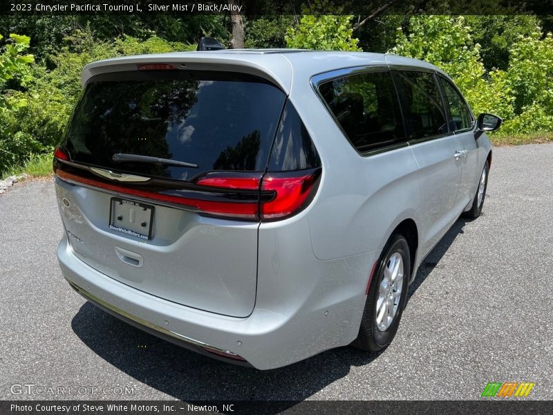 Silver Mist / Black/Alloy 2023 Chrysler Pacifica Touring L
