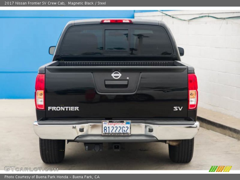 Magnetic Black / Steel 2017 Nissan Frontier SV Crew Cab