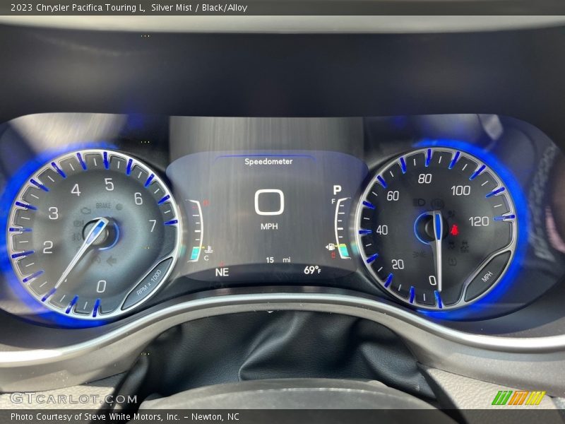 Silver Mist / Black/Alloy 2023 Chrysler Pacifica Touring L