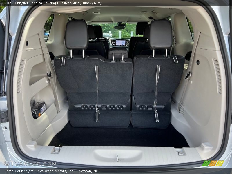 Silver Mist / Black/Alloy 2023 Chrysler Pacifica Touring L