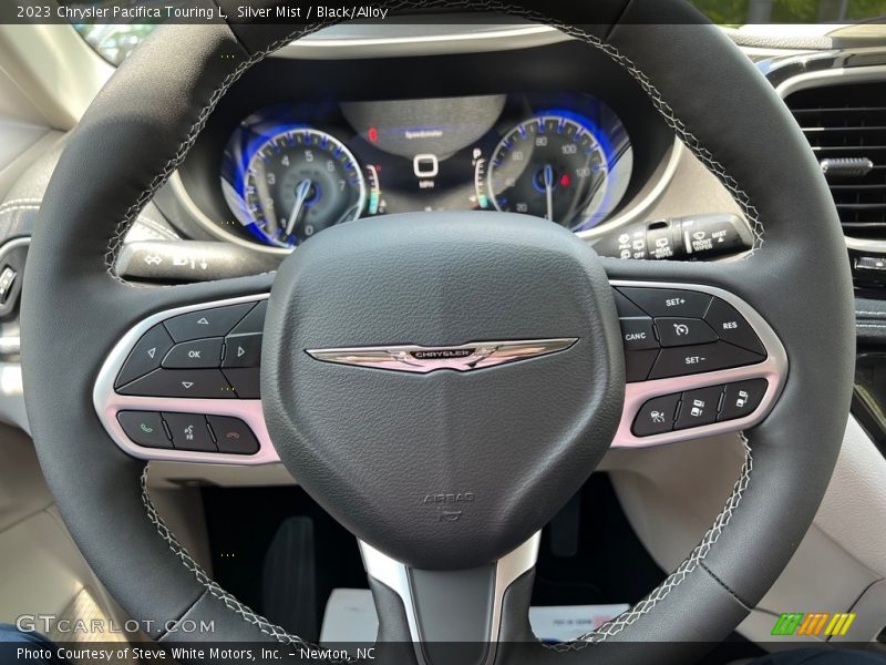 Silver Mist / Black/Alloy 2023 Chrysler Pacifica Touring L