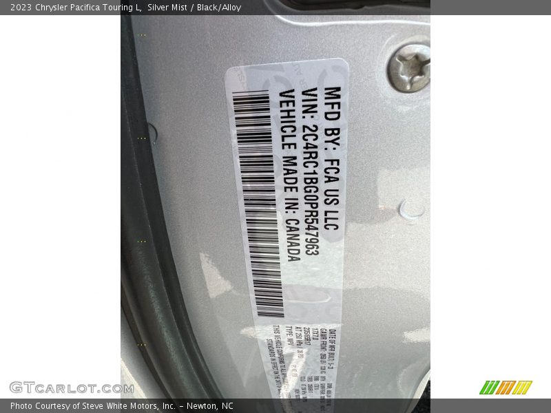 Silver Mist / Black/Alloy 2023 Chrysler Pacifica Touring L