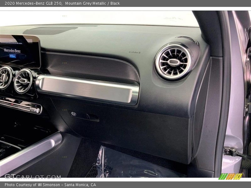 Mountain Grey Metallic / Black 2020 Mercedes-Benz GLB 250