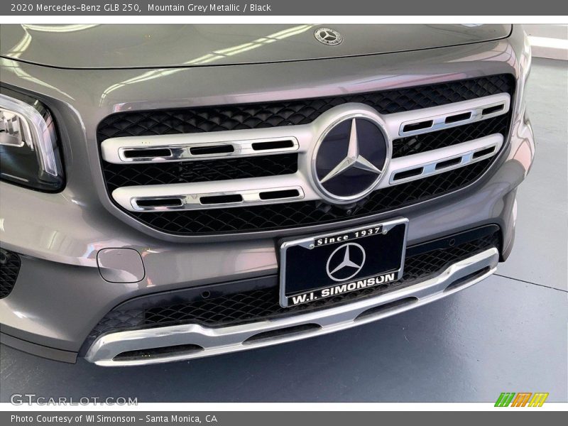 Mountain Grey Metallic / Black 2020 Mercedes-Benz GLB 250
