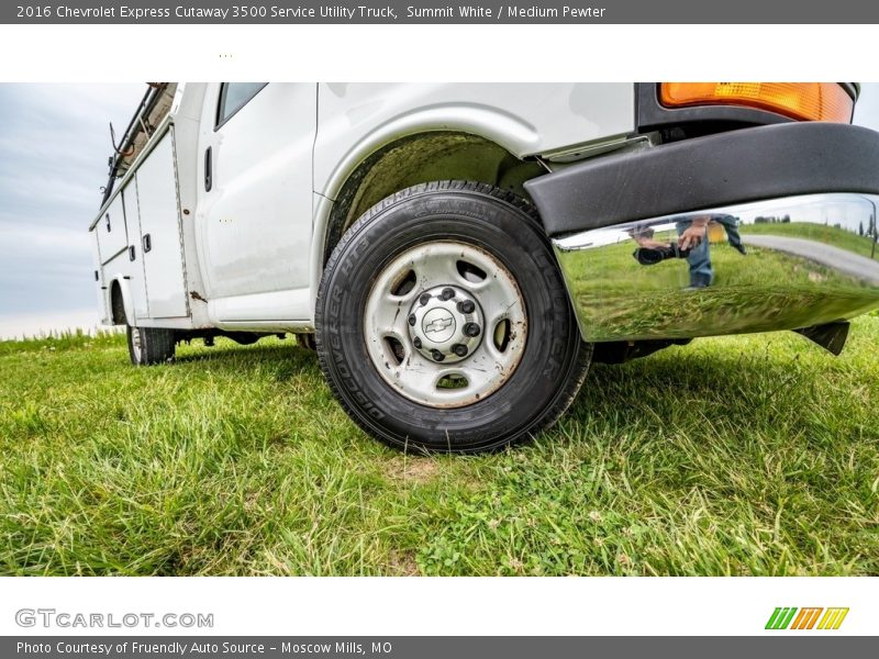 Summit White / Medium Pewter 2016 Chevrolet Express Cutaway 3500 Service Utility Truck