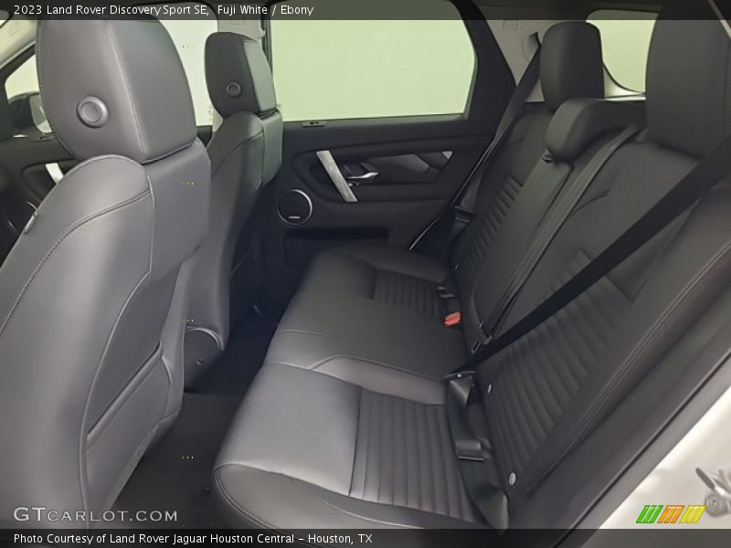 Fuji White / Ebony 2023 Land Rover Discovery Sport SE