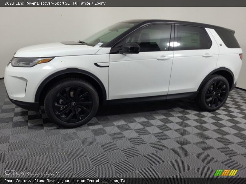 Fuji White / Ebony 2023 Land Rover Discovery Sport SE