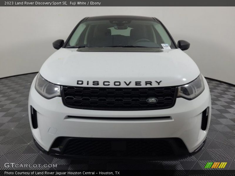 Fuji White / Ebony 2023 Land Rover Discovery Sport SE