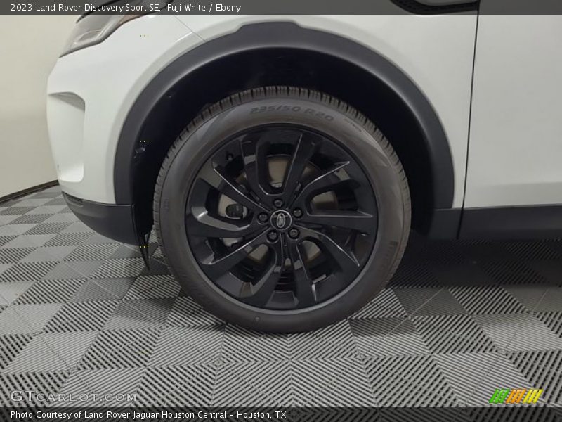 Fuji White / Ebony 2023 Land Rover Discovery Sport SE