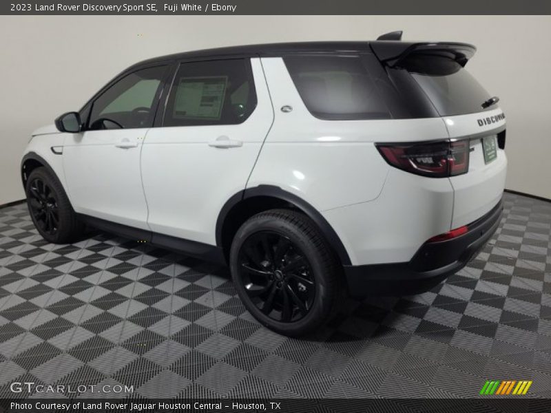Fuji White / Ebony 2023 Land Rover Discovery Sport SE