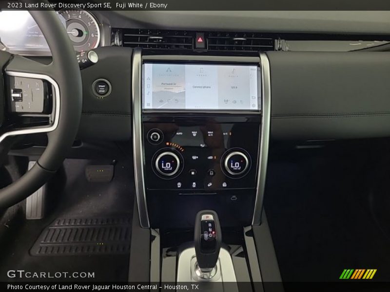 Fuji White / Ebony 2023 Land Rover Discovery Sport SE