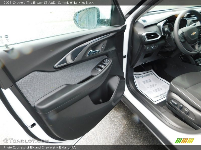 Summit White / Jet Black 2023 Chevrolet TrailBlazer LT AWD