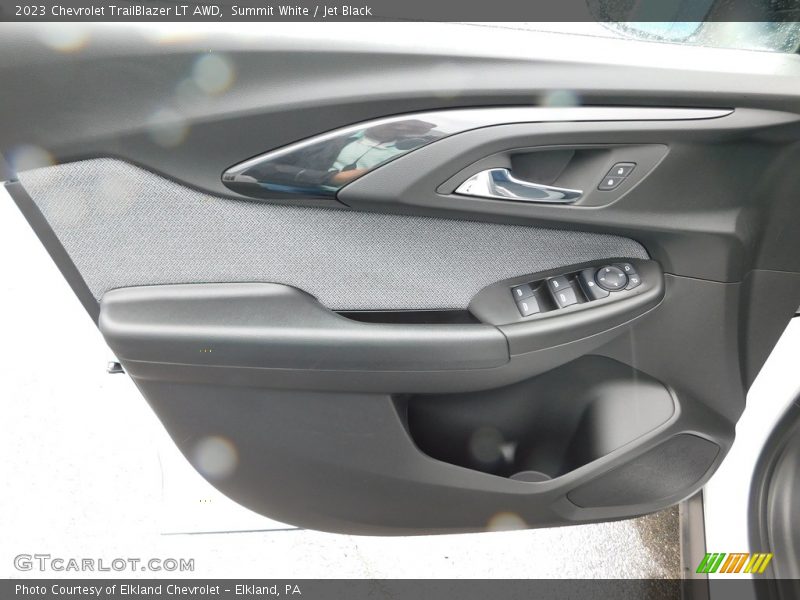 Summit White / Jet Black 2023 Chevrolet TrailBlazer LT AWD