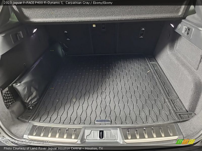  2023 F-PACE P400 R-Dynamic S Trunk