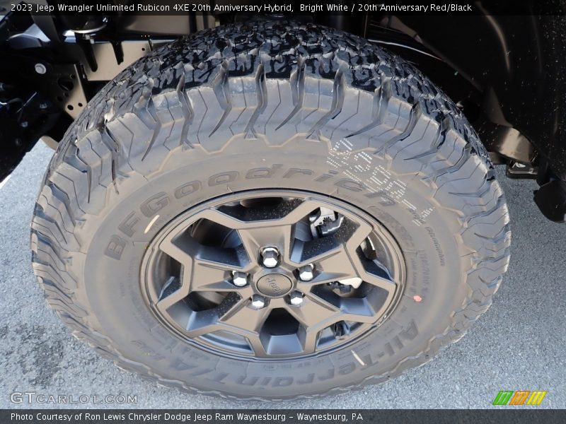 Bright White / 20th Anniversary Red/Black 2023 Jeep Wrangler Unlimited Rubicon 4XE 20th Anniversary Hybrid
