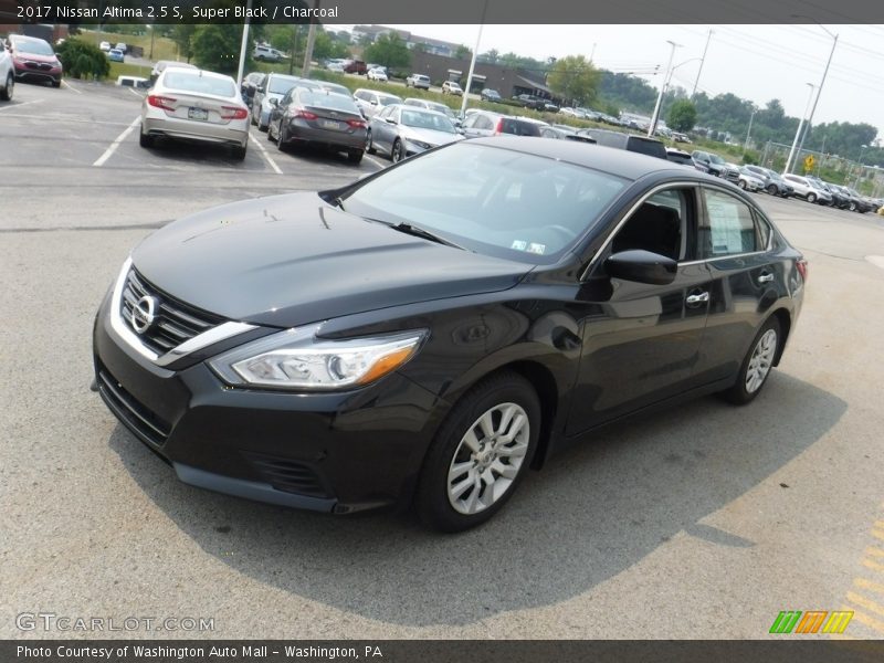 Front 3/4 View of 2017 Altima 2.5 S