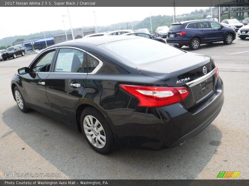 Super Black / Charcoal 2017 Nissan Altima 2.5 S