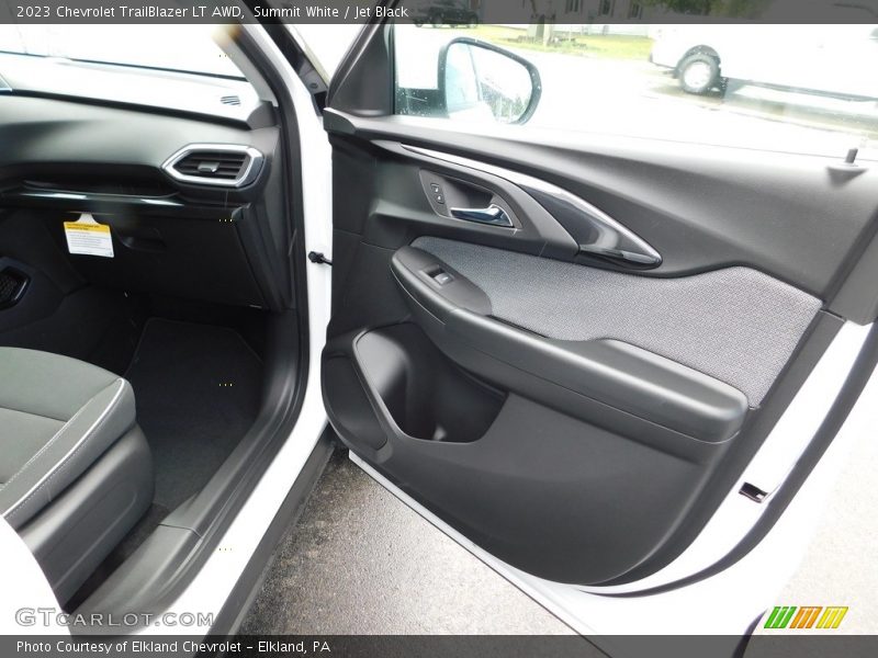 Summit White / Jet Black 2023 Chevrolet TrailBlazer LT AWD