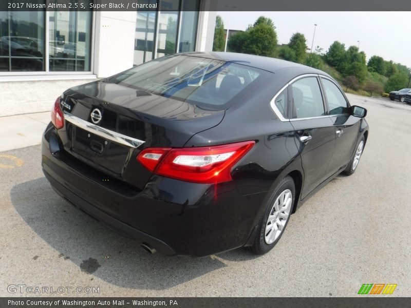 Super Black / Charcoal 2017 Nissan Altima 2.5 S
