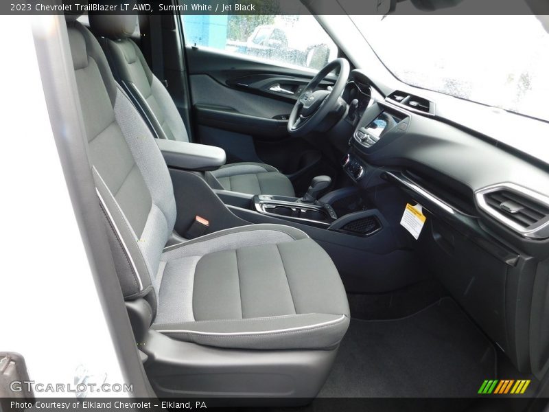 Summit White / Jet Black 2023 Chevrolet TrailBlazer LT AWD