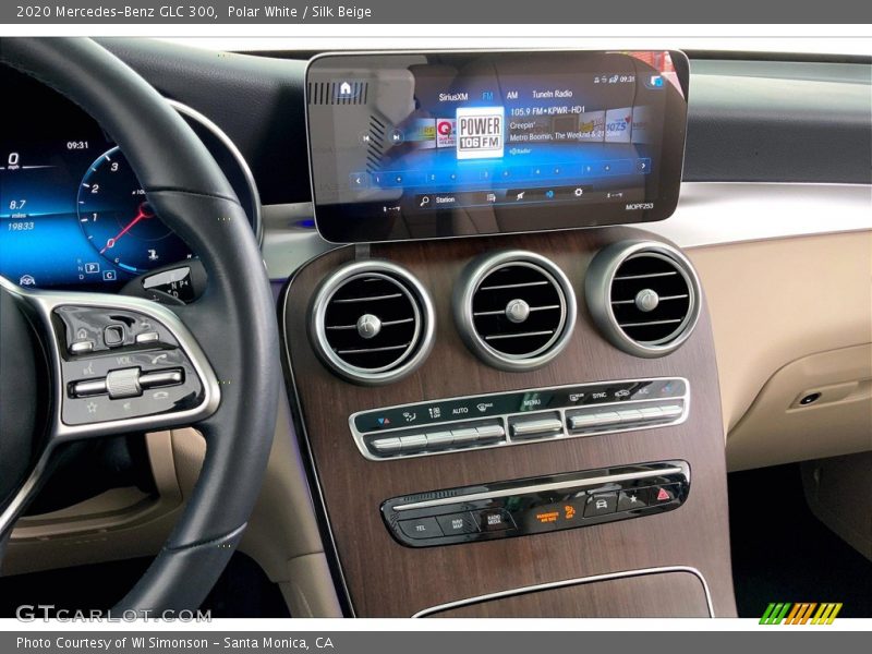 Polar White / Silk Beige 2020 Mercedes-Benz GLC 300