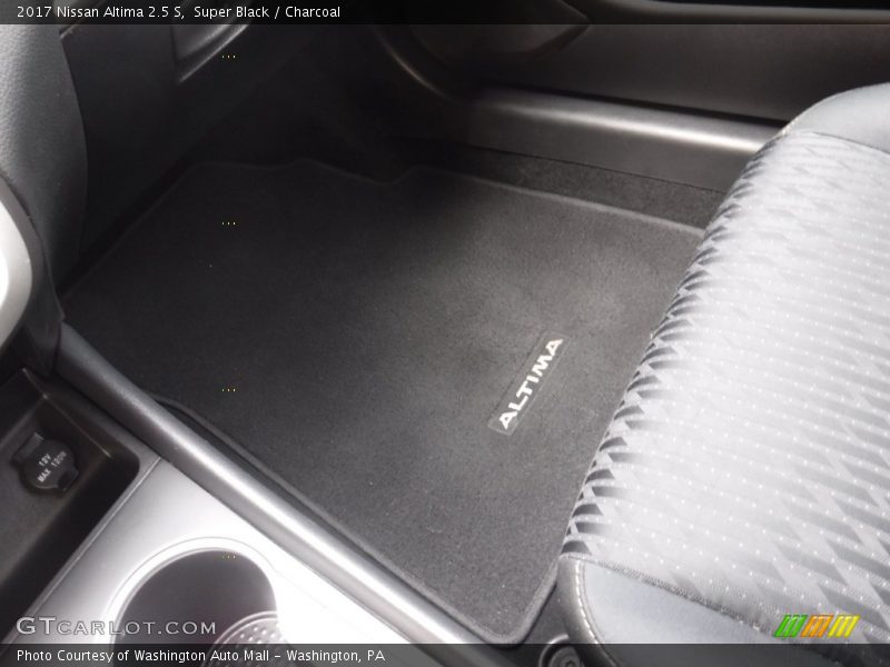 Super Black / Charcoal 2017 Nissan Altima 2.5 S