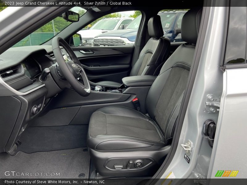  2023 Grand Cherokee L Altitude 4x4 Global Black Interior