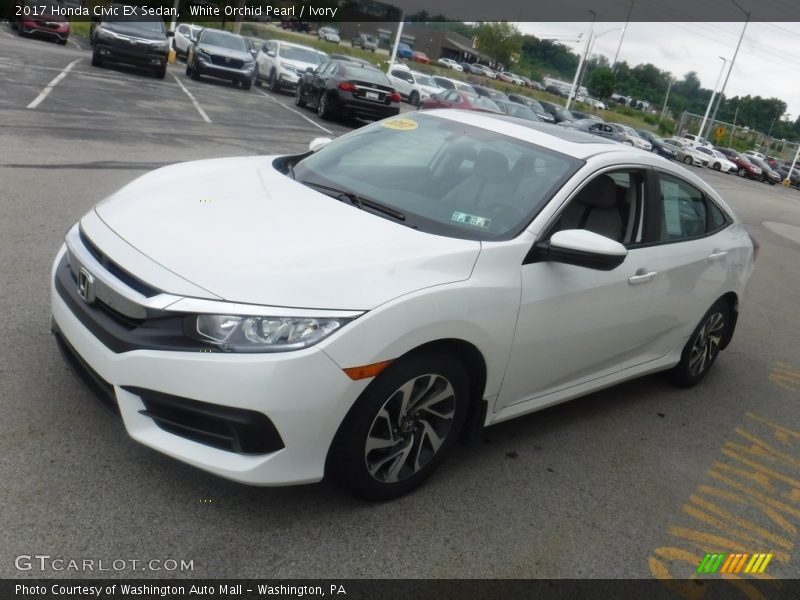 Front 3/4 View of 2017 Civic EX Sedan