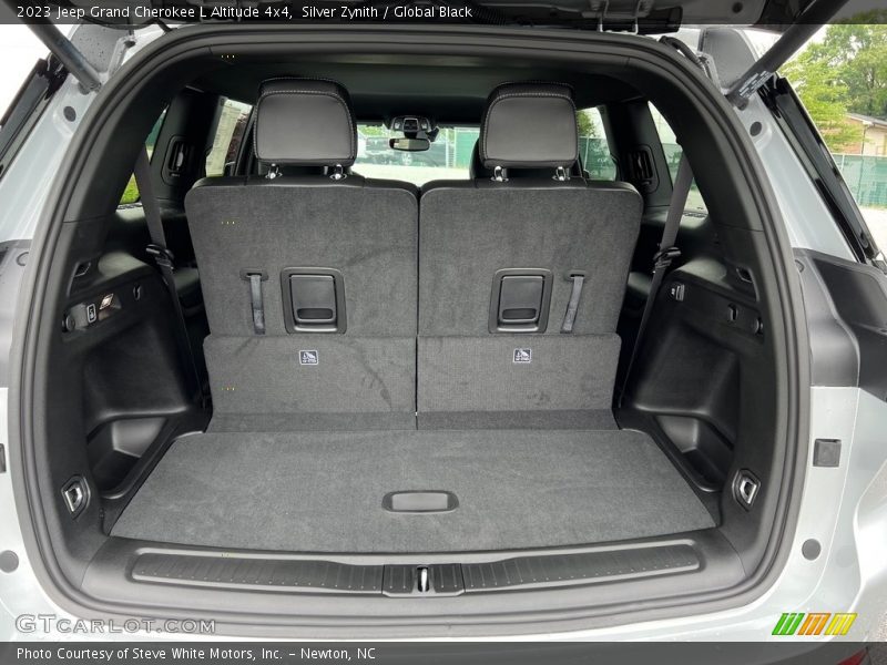  2023 Grand Cherokee L Altitude 4x4 Trunk