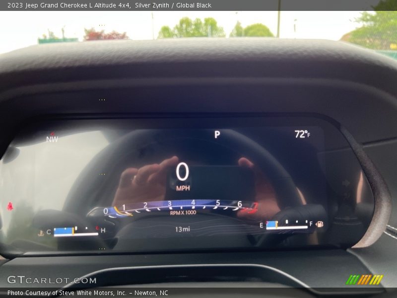  2023 Grand Cherokee L Altitude 4x4 L Altitude 4x4 Gauges