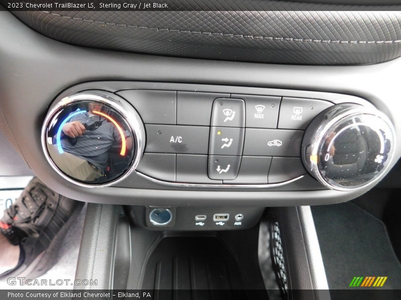Sterling Gray / Jet Black 2023 Chevrolet TrailBlazer LS